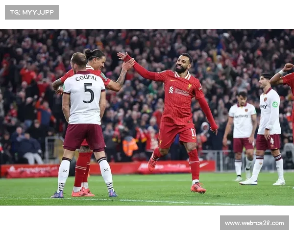 马丁内斯出击失误酿大错 萨拉赫抓机破门首开纪录