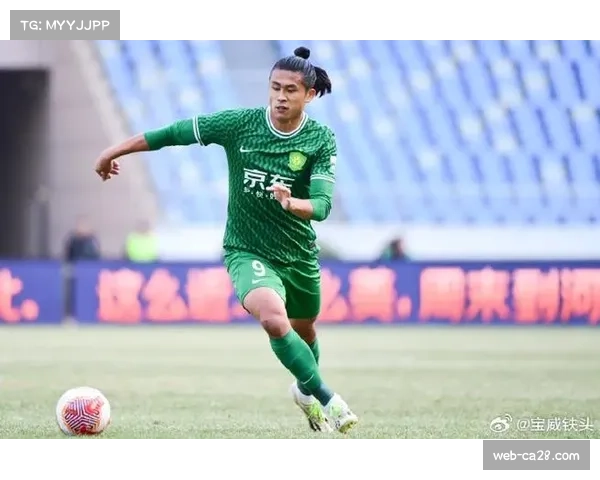 张玉宁韧带损伤需休养6-8周，国足主力中锋面临伤病困扰